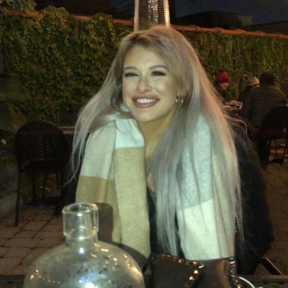 Meet your Posher, Nicole